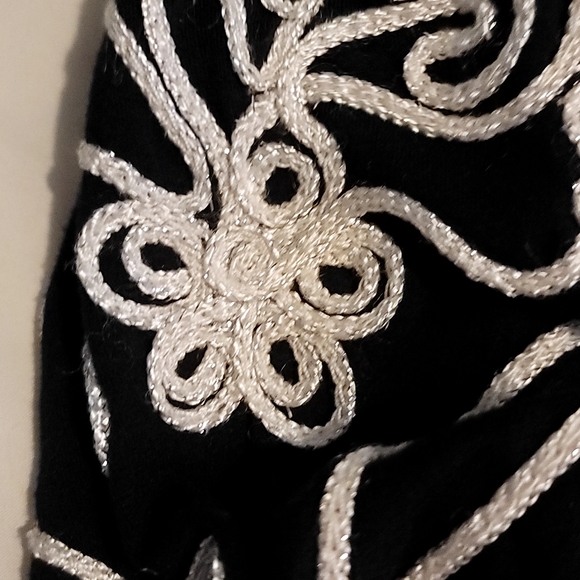 S Once Again White and black hand Cardigan - Picture 10 of 13